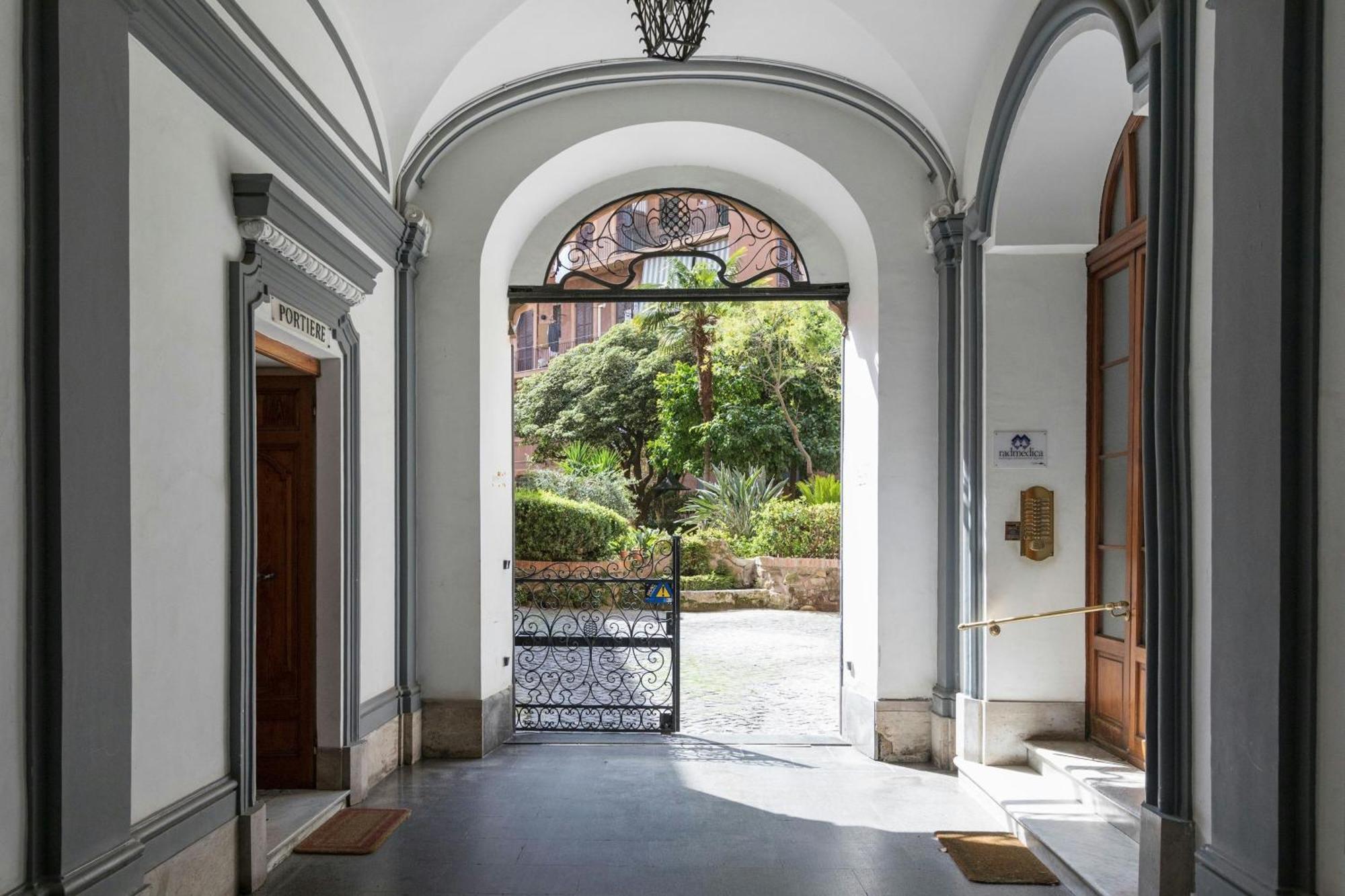 Piazza San Pietro, Sonder Apartments By Marriott Bonvoy